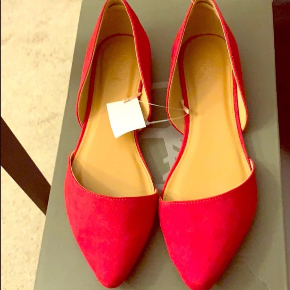 Pointy red flats